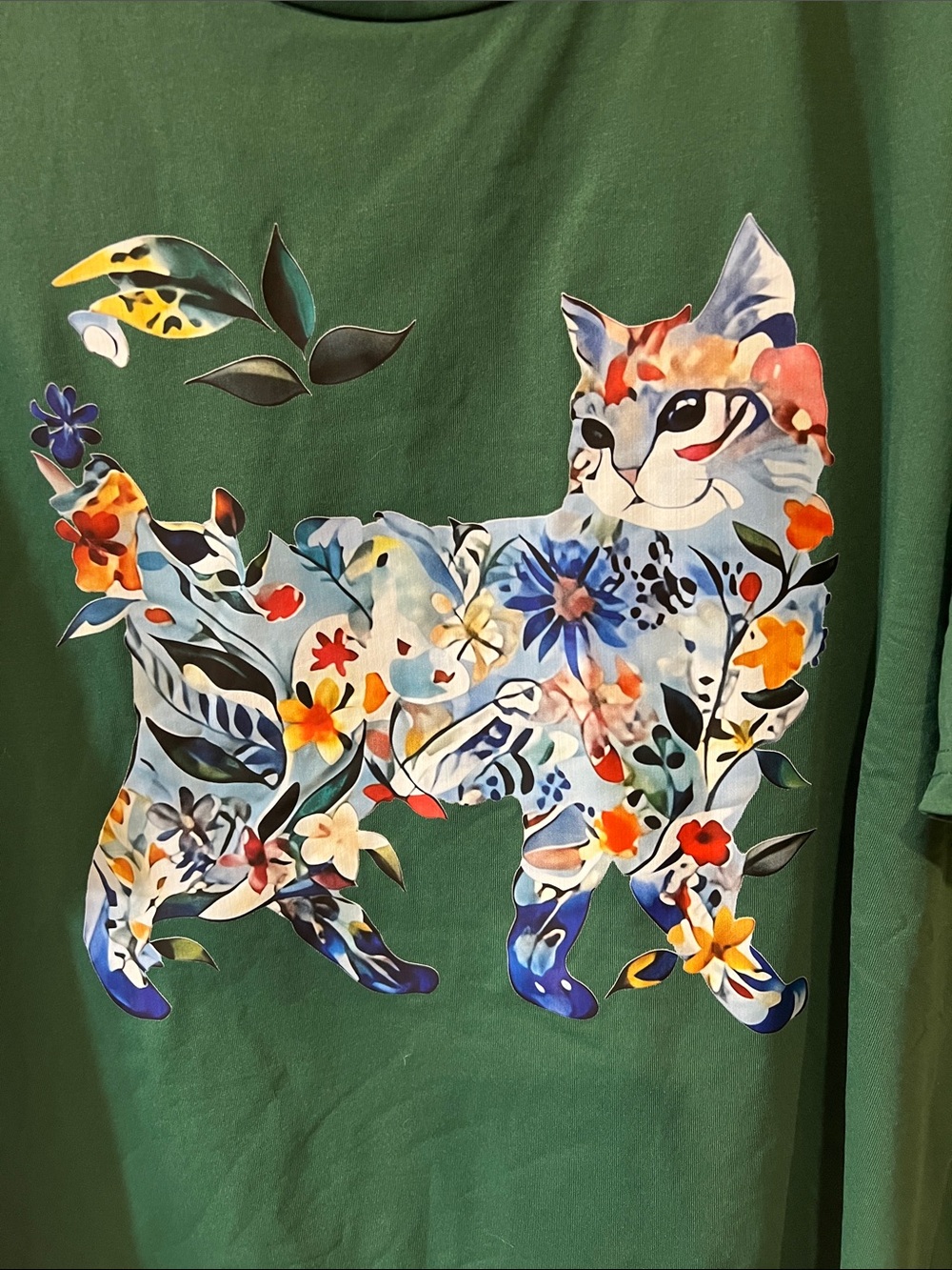 Source Unknown Green Short Sleeve Tee with Floral Cat Graphic. - Picture 3 of 4